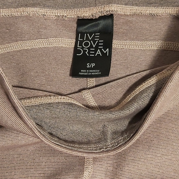 Pink Cropped Leggings - Picture 2 of 4